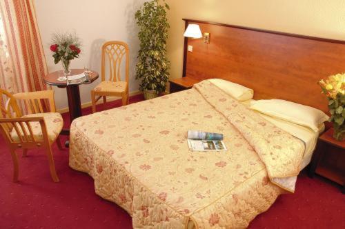 Inter-Hotel La Closerie Beaune Beaune  Camera foto