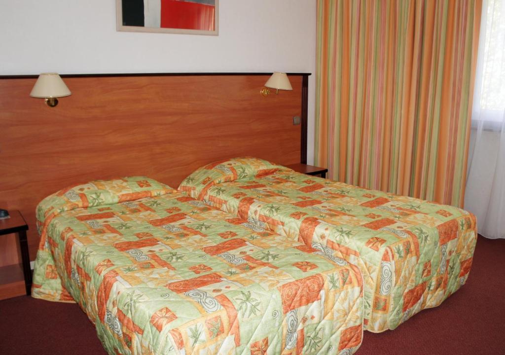 Inter-Hotel La Closerie Beaune Beaune  Camera foto